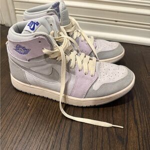 Nike Women's High-Top Sneakers in Lavender, Light Gray & Cream